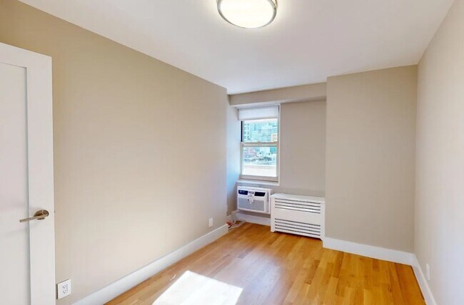 Photo - 311 Greenwich St Unidad 13U