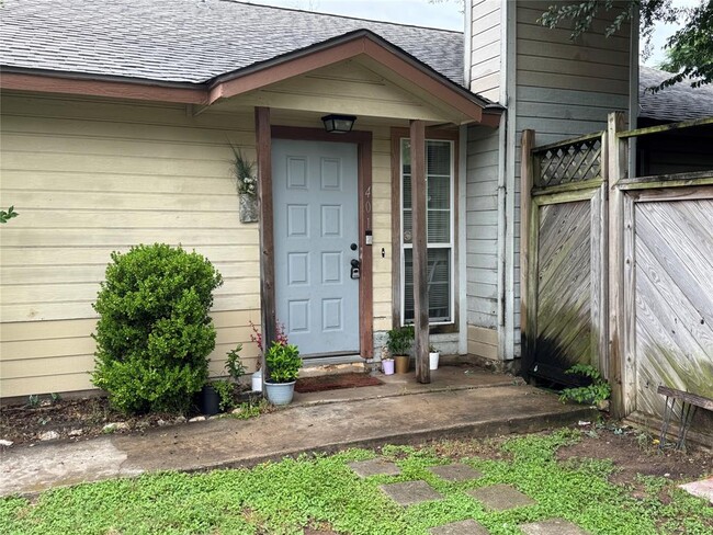 Photo - 401 Cypress Ln Townhome