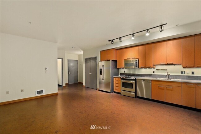 Photo - Modern Studio with Amazing City Views!