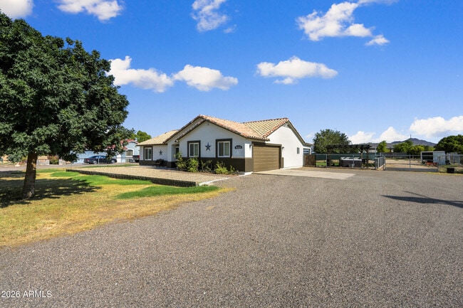Building Photo - 18333 E Sunnydale Dr