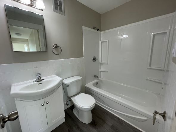 Photo - 17 Lockwood St Unit 9