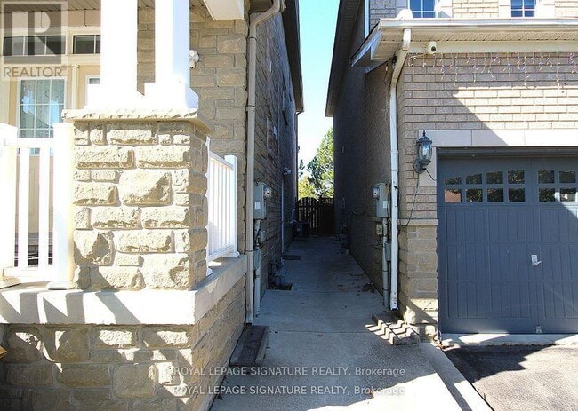 Photo - 70 Penbridge Cir
