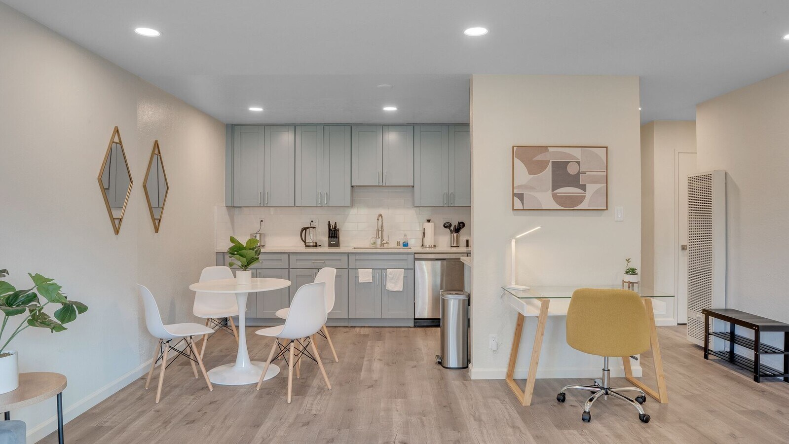 Photo - Harrison St Apartments