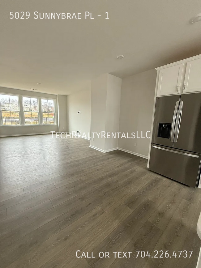 Photo - 5029 Sunnybrae Pl