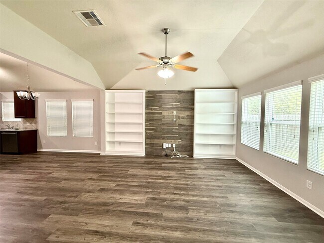 Photo - 10646 Chestnut Path Way