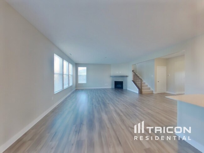 Photo - 2168 S Quincy Dr