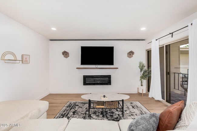 Photo - 3655 N 5th Ave