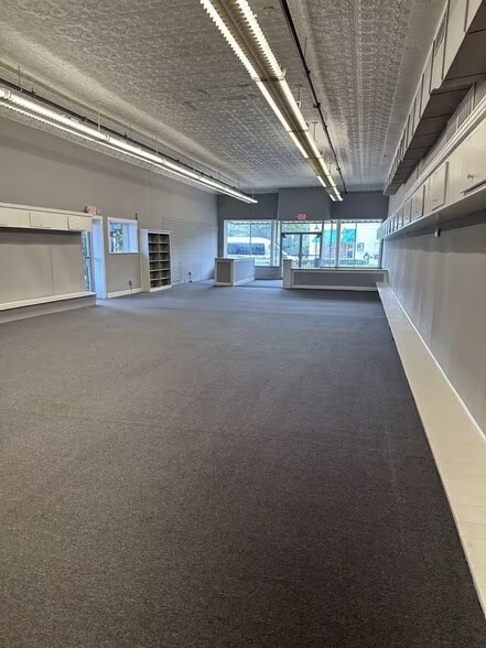 Photo - 605-607 E Commerce St