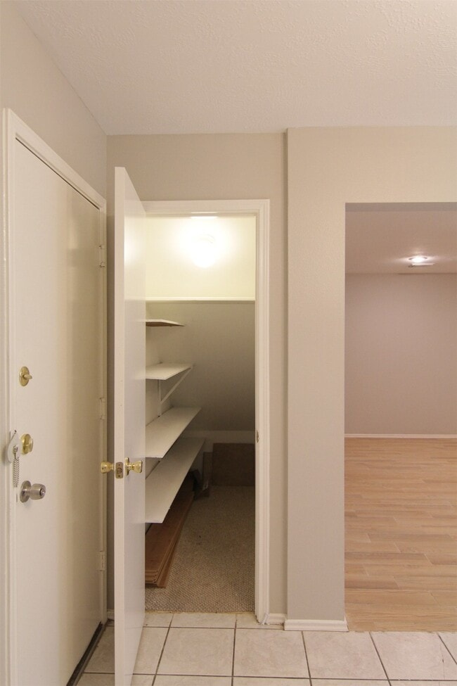 Photo - 8230 Golf Green Cir