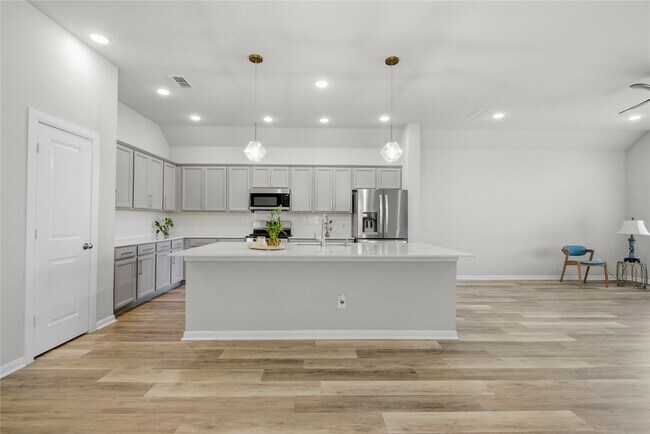 Photo - 2815 Torrey Pines Dr