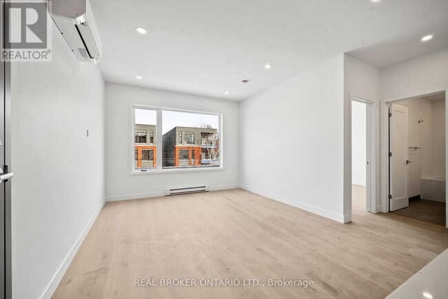 Photo - 184 Woodroffe Ave Unité 5