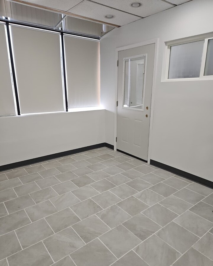 Photo - 6200 N Milwaukee Ave