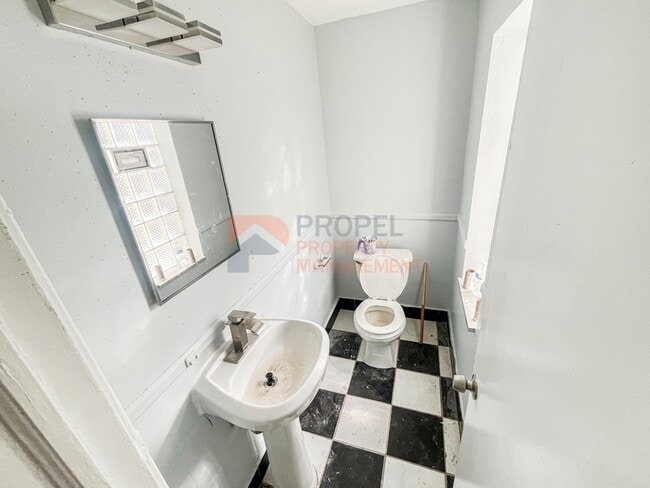 Photo - 19440 Hartwell St