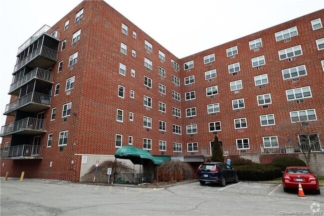 Building Photo - 27 Northill St Rental