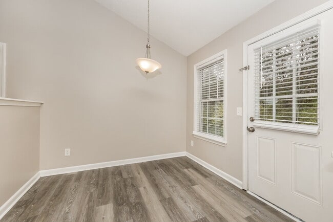 Photo - 1585 Ridgemont Dr