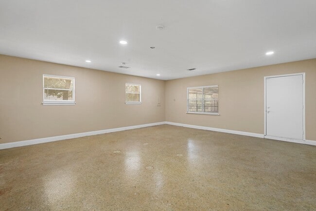 Photo - 10645 Oak Brook Dr