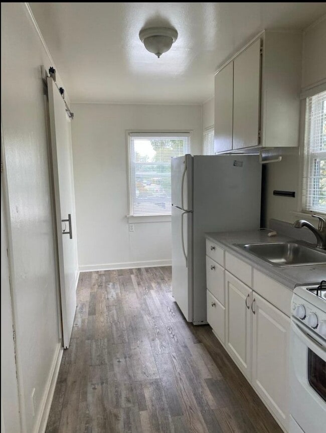 Photo - 21625 E Cliff Dr Apartment Unit C