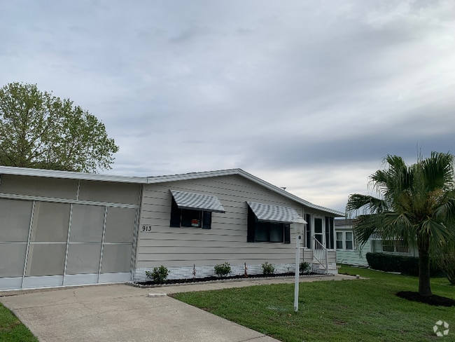 Building Photo - 913 Oleander St Rental
