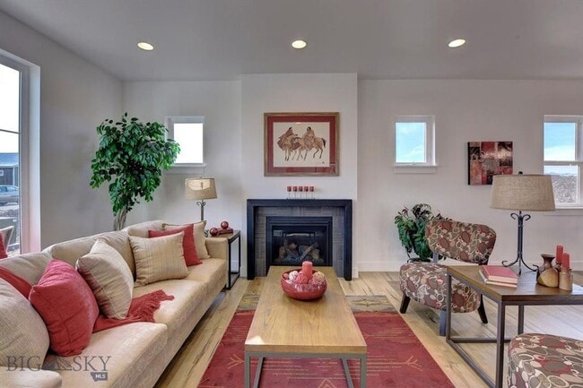 Photo - Gorgeous Single Family Home for Rent in No...