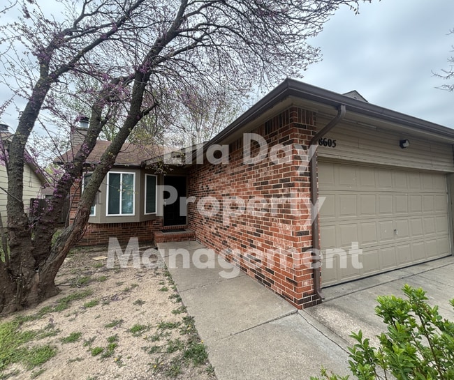 Building Photo - 8605 W 15th St N