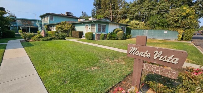 Building Photo - Cute studio for rent in Visalia Unit 1639-H Rental