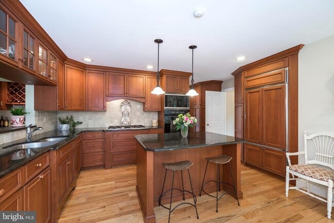 Photo - 2028 Appleton Rd