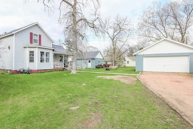 Photo - 460 Spruce St