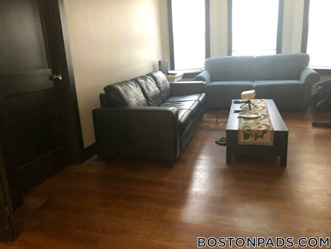 Building Photo - 46 Creighton St Unit 2