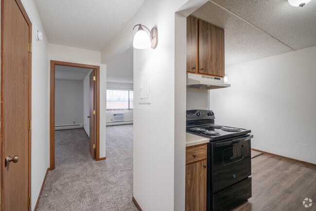 1BR, 1BA - 660SF - Entrance