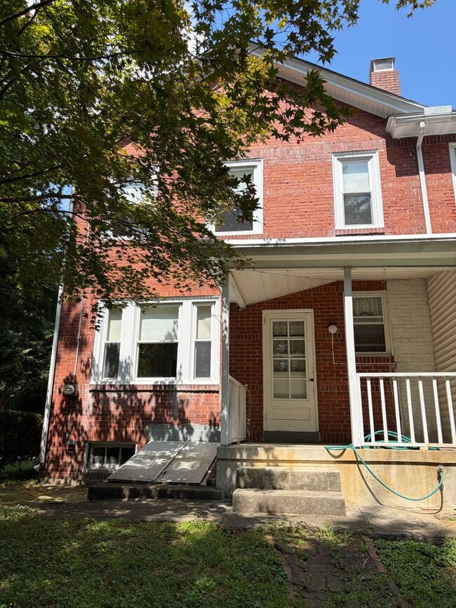 Photo - 936 Hamilton Pl