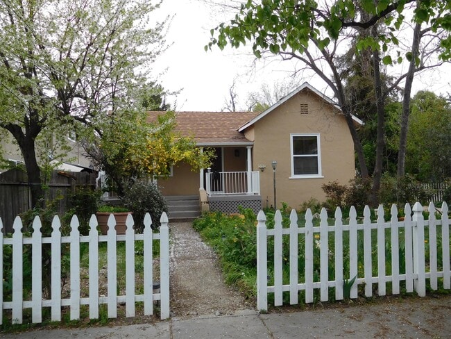 Photo - 393 W Angela St
