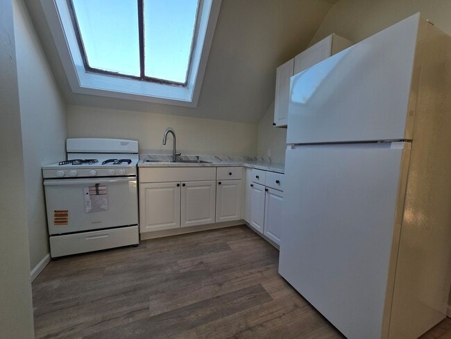 Photo - 210 S Maple Ave Unit Upper