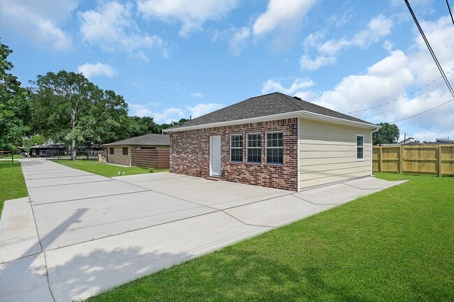 Photo - 20603 Marilyn Ln