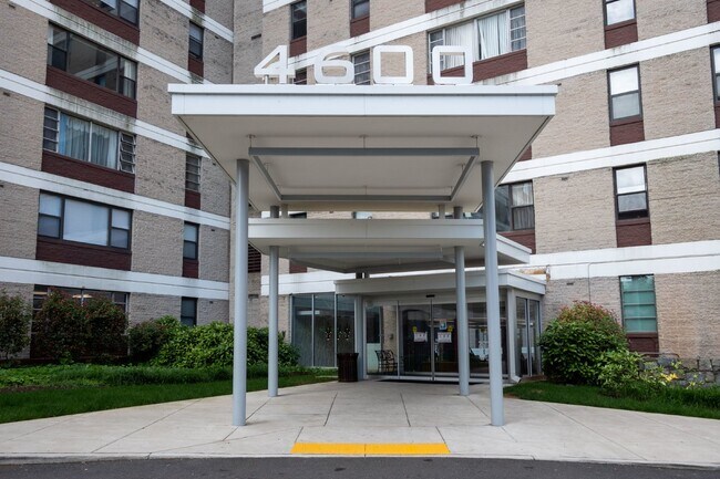 4600 Duke St Unit 700