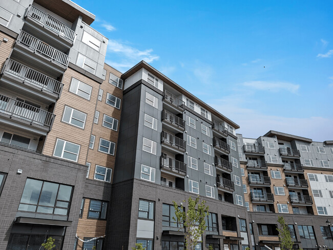 Building Photo - Astra Rental