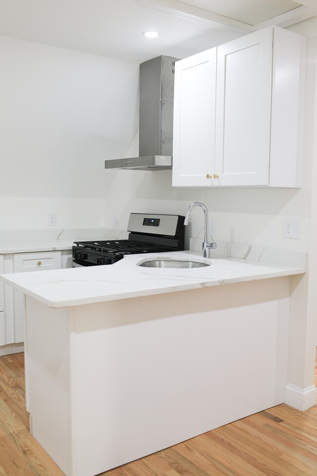 Photo - 170 Salem St Unidad 3