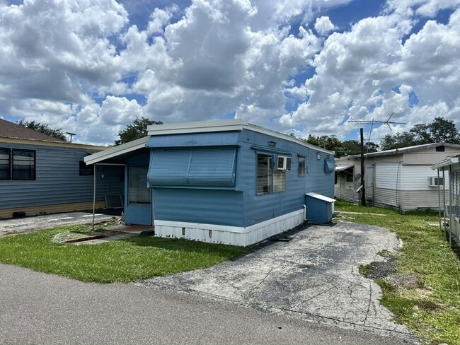 Building Photo - 147 Southland Ct