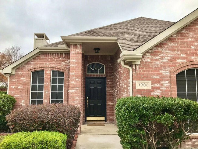 Front porch and entry - 7005 Fallkirk Dr