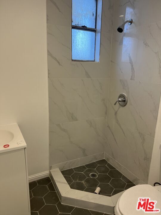 Photo - 1009 W 46th St