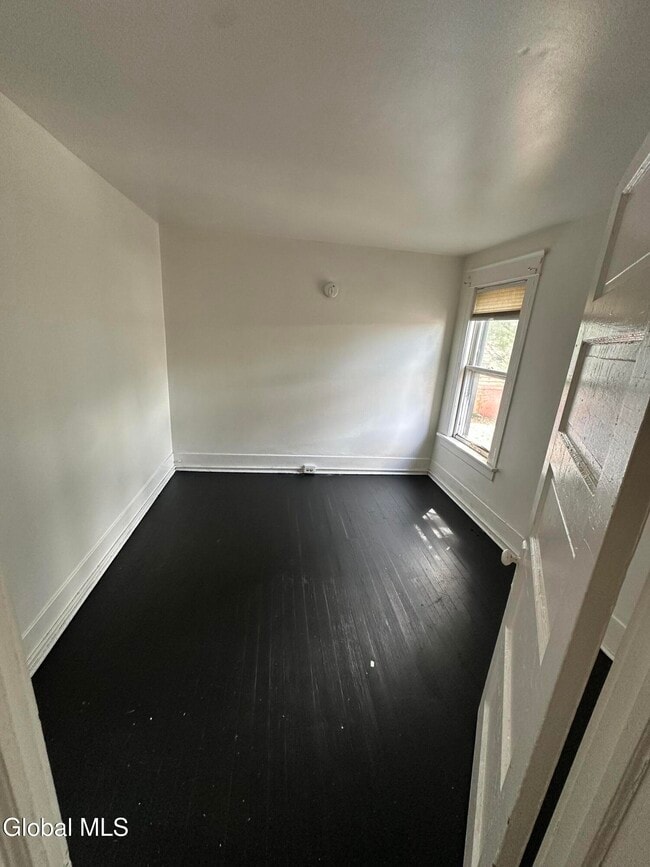 Photo - 5 Gardiner St Unit 2