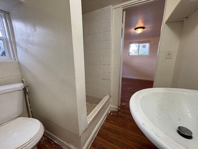 Building Photo - 1228 Halona Pl Unit 1230D