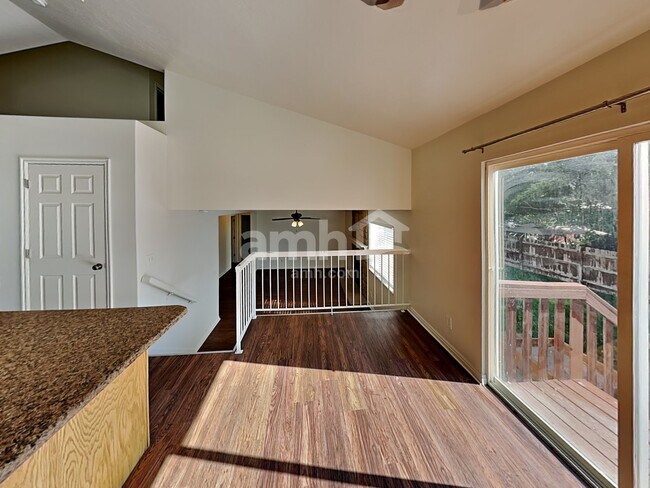 6123 Van Gogh Cir