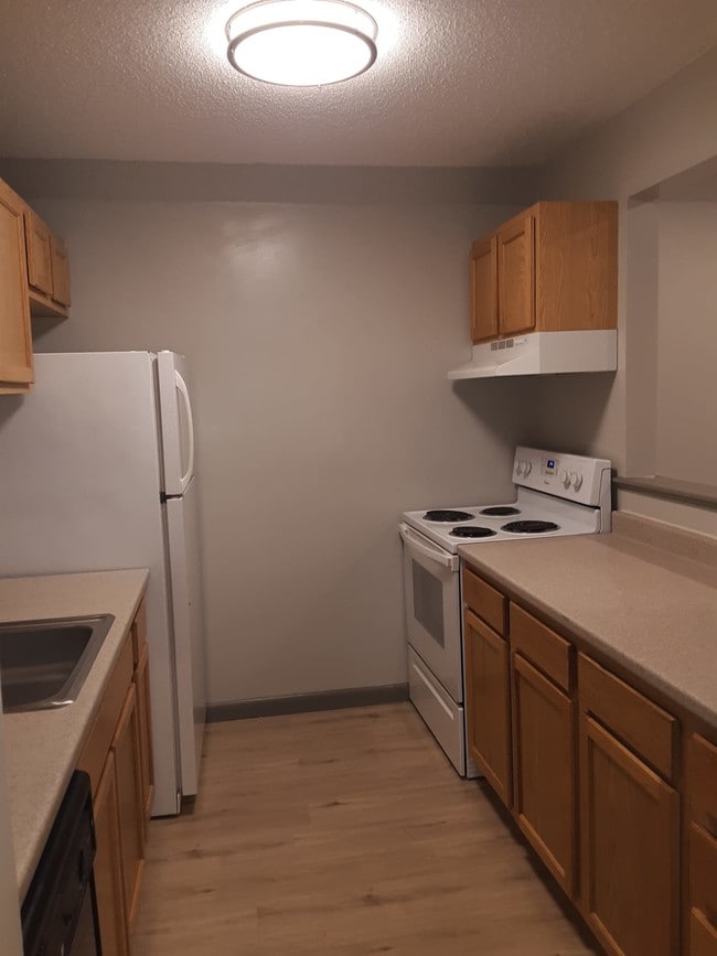Building Photo - Brookside Apartment Homes