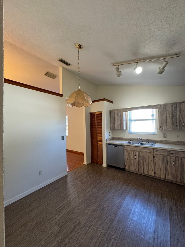 Photo - 3554 Irish Ln