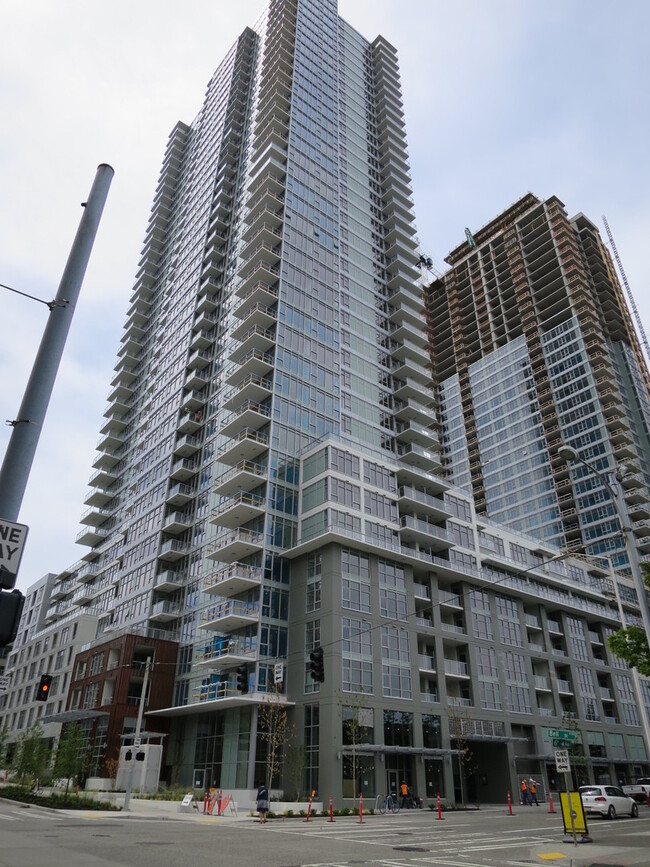 Downtown Seattle-Insignia condo 2 bed/1.75... - Downtown Seattle-Insignia condo 2 bed/1.75...