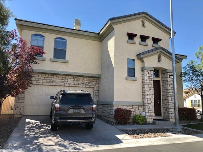 Building Photo - Great Gated Community Near Strip !!!! Rental