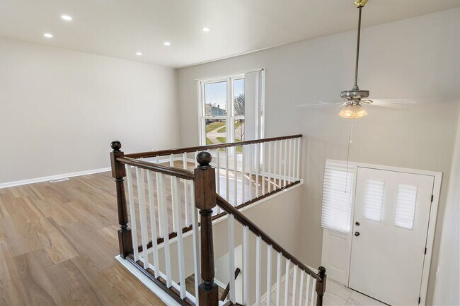 Photo - 2155 College Dr