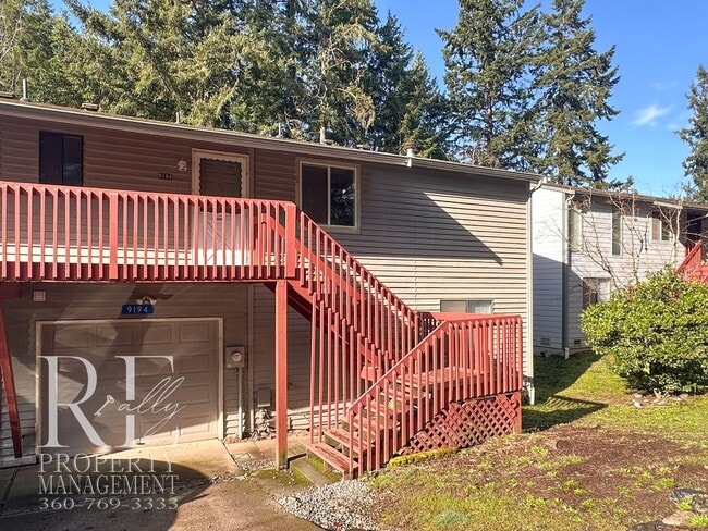 Building Photo - Spacious Duplex with Covered Porches & Garage