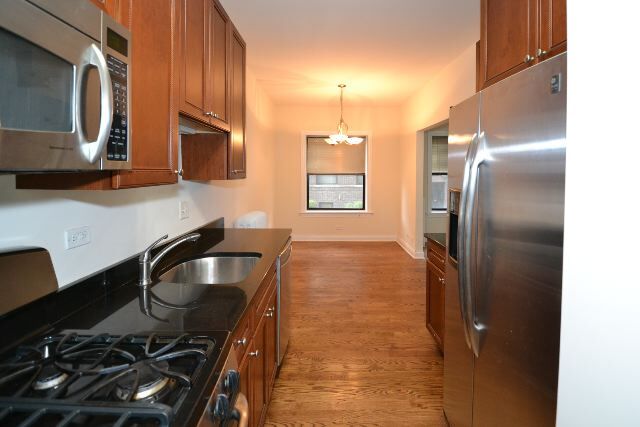 Photo - 747 W Addison St Unit S2