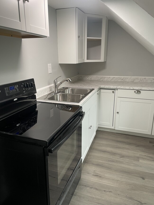 Kitchen - 10334 Adirondack View Hts Unit 4 Upstairs